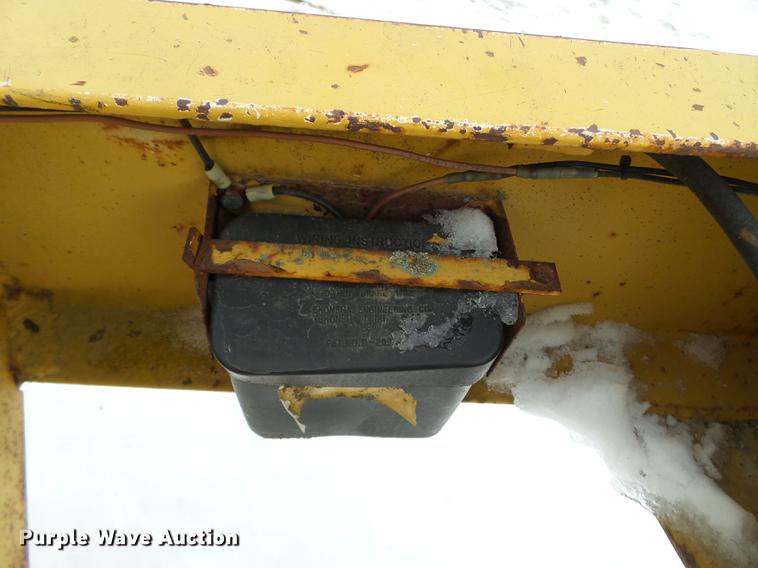 image for item EW9870 1988 Belshe FB-24 equipment trailer