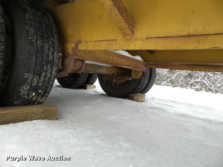 image for item EW9870 1988 Belshe FB-24 equipment trailer