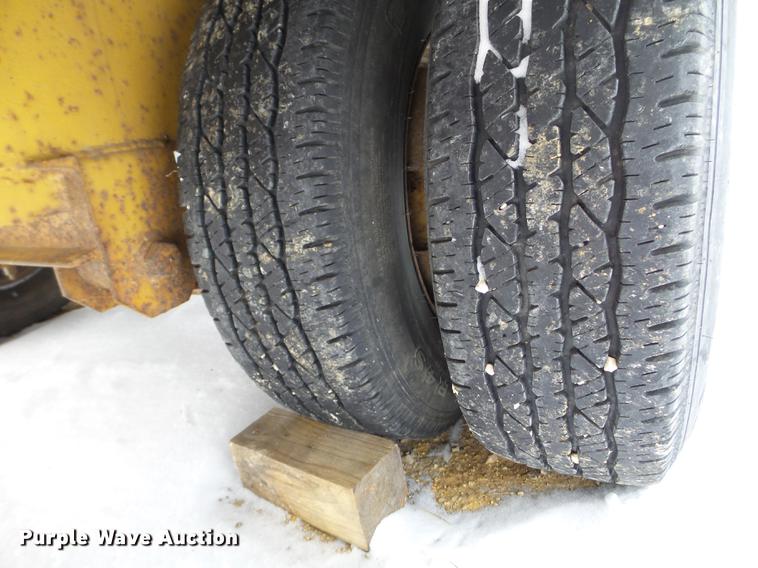 image for item EW9870 1988 Belshe FB-24 equipment trailer