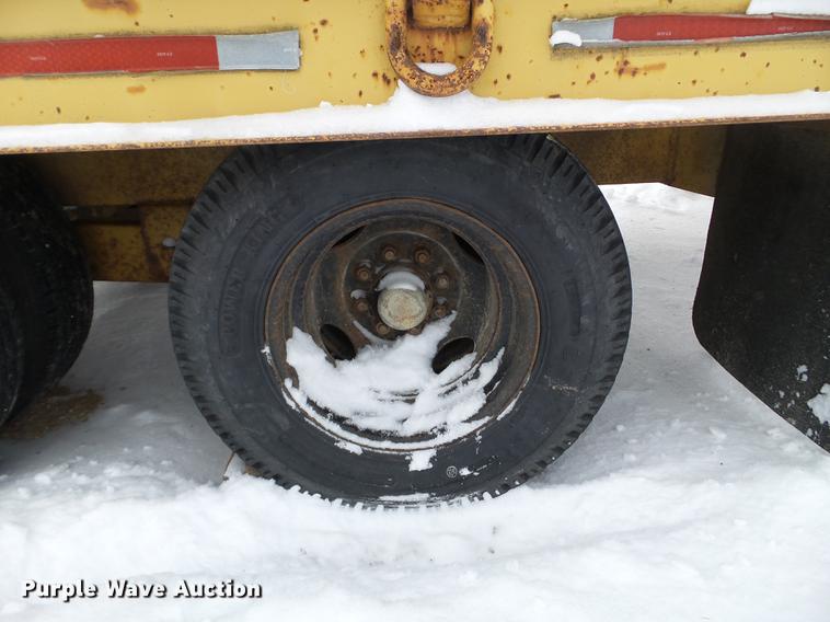 image for item EW9870 1988 Belshe FB-24 equipment trailer