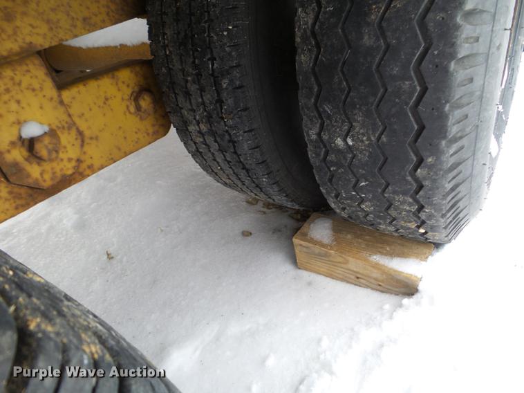 image for item EW9870 1988 Belshe FB-24 equipment trailer