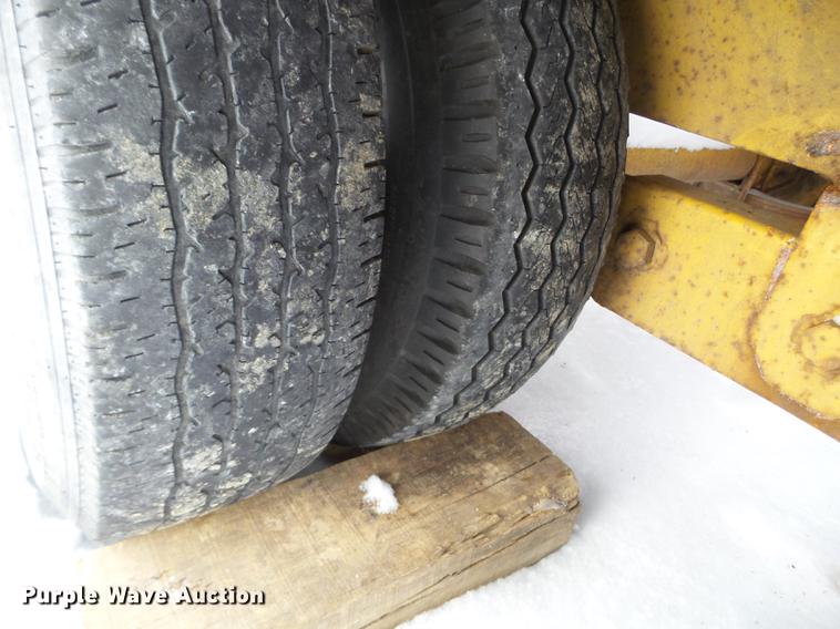 image for item EW9870 1988 Belshe FB-24 equipment trailer