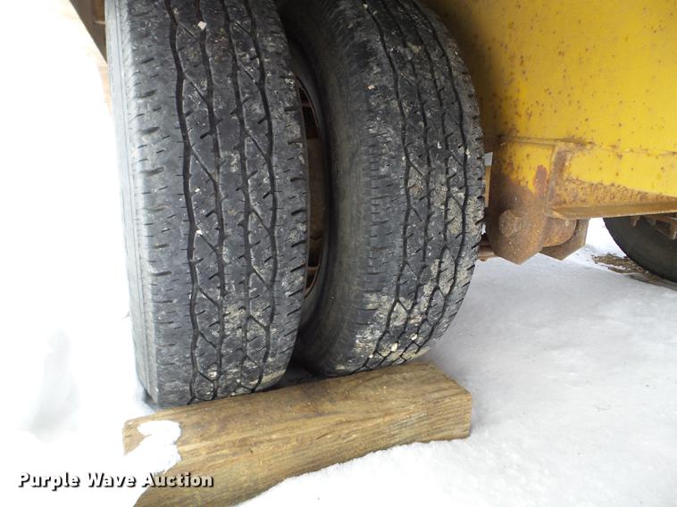 image for item EW9870 1988 Belshe FB-24 equipment trailer