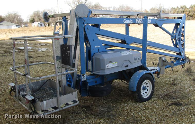 image for item FJ9597 1999 Genie TMZ34 boom lift