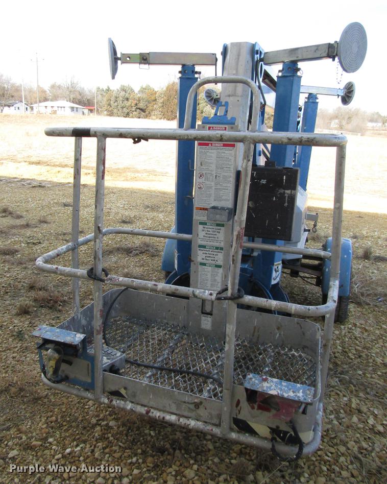 image for item FJ9597 1999 Genie TMZ34 boom lift