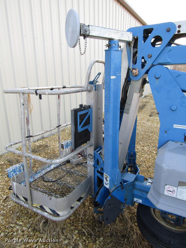 image for item FJ9597 1999 Genie TMZ34 boom lift