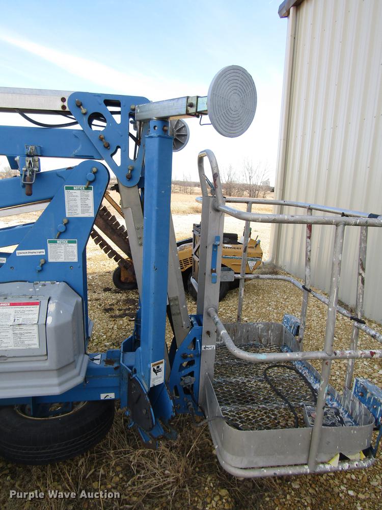 image for item FJ9597 1999 Genie TMZ34 boom lift