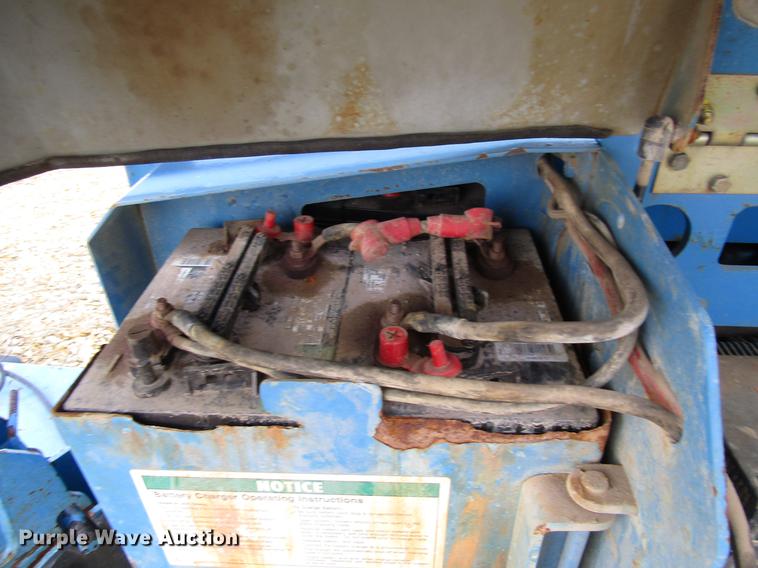 image for item FJ9597 1999 Genie TMZ34 boom lift