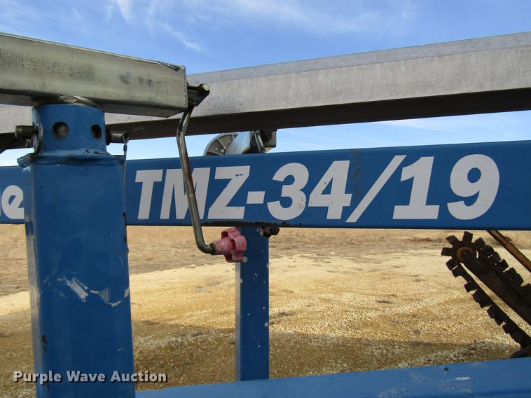 image for item FJ9597 1999 Genie TMZ34 boom lift