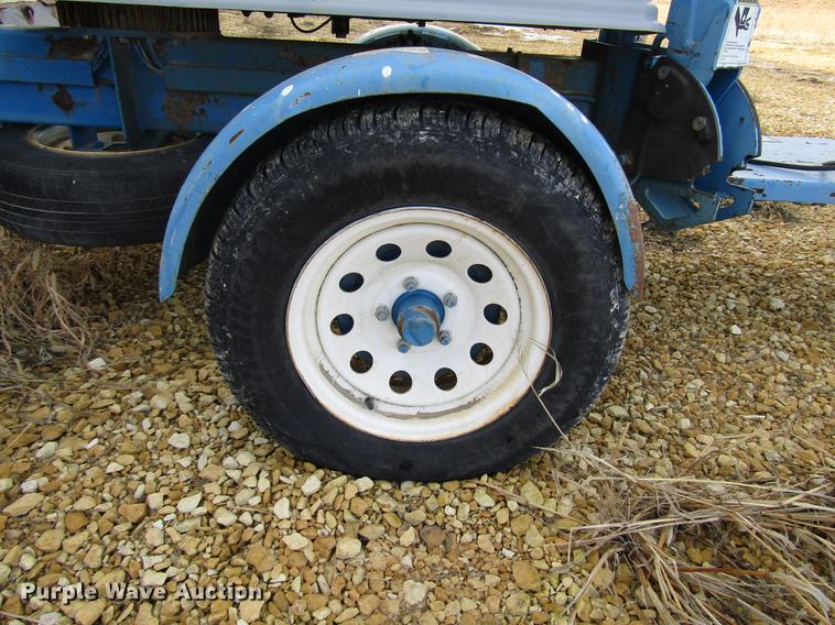 image for item FJ9597 1999 Genie TMZ34 boom lift