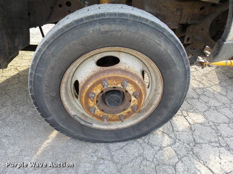 image for item DA3604 2001 Ford F450 Super Duty flat dump bed truck