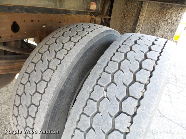 image for item DA3604 2001 Ford F450 Super Duty flat dump bed truck