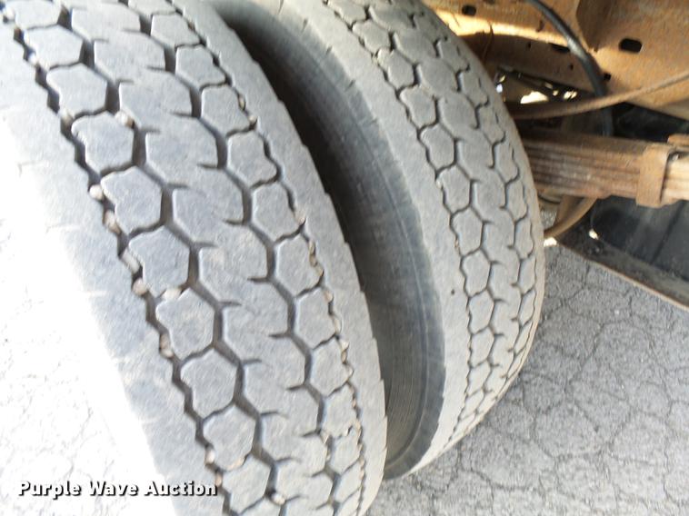 image for item DA3604 2001 Ford F450 Super Duty flat dump bed truck