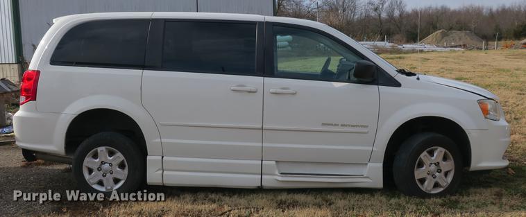 image for item DB8908 2011 Dodge Grand Caravan van