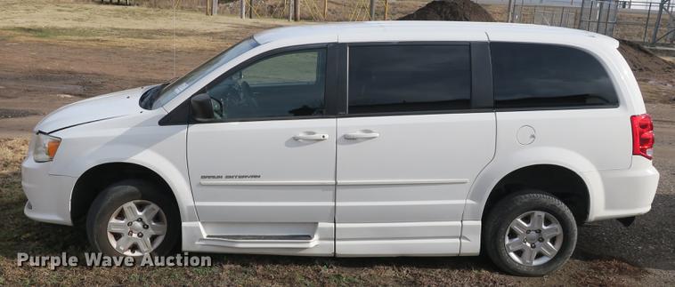 image for item DB8908 2011 Dodge Grand Caravan van