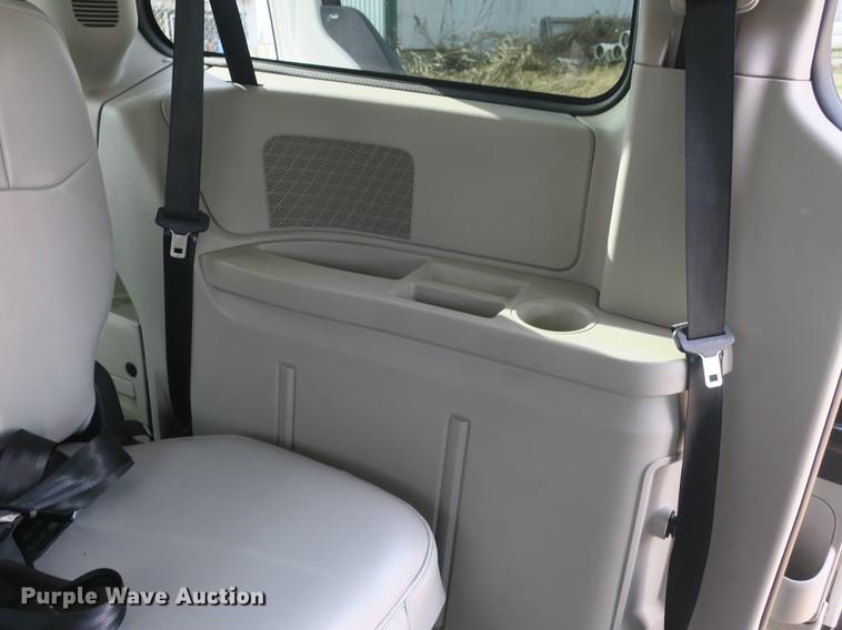 image for item DB8908 2011 Dodge Grand Caravan van