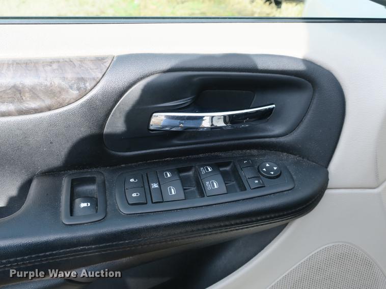 image for item DB8908 2011 Dodge Grand Caravan van