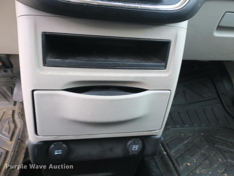 image for item DB8908 2011 Dodge Grand Caravan van