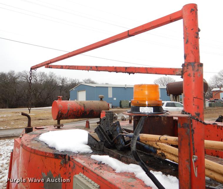 image for item DE0014 1993 Crafco EZ Pour melter applicator