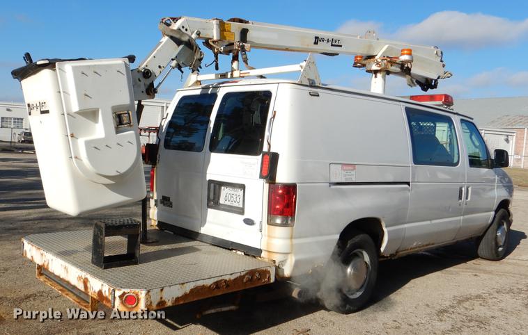 image for item DE0043 2004 Ford E350 Super Duty van