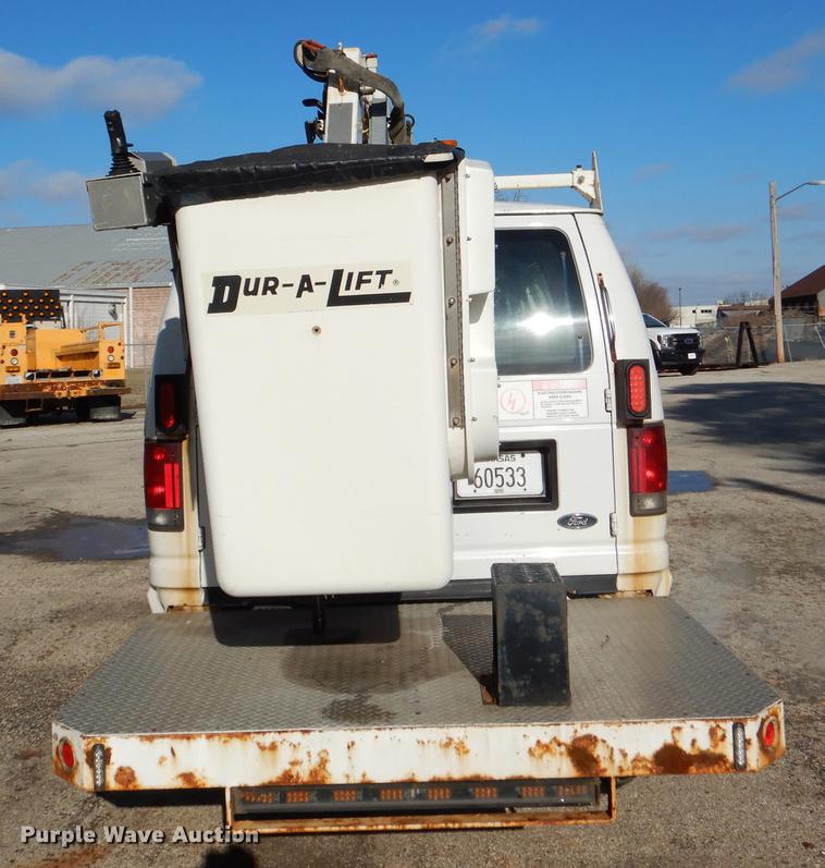 image for item DE0043 2004 Ford E350 Super Duty van