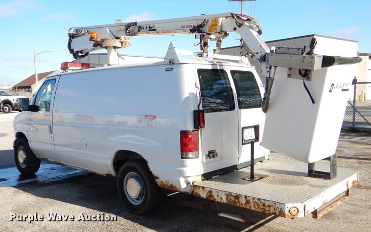 image for item DE0043 2004 Ford E350 Super Duty van