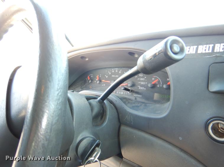 image for item DE0043 2004 Ford E350 Super Duty van
