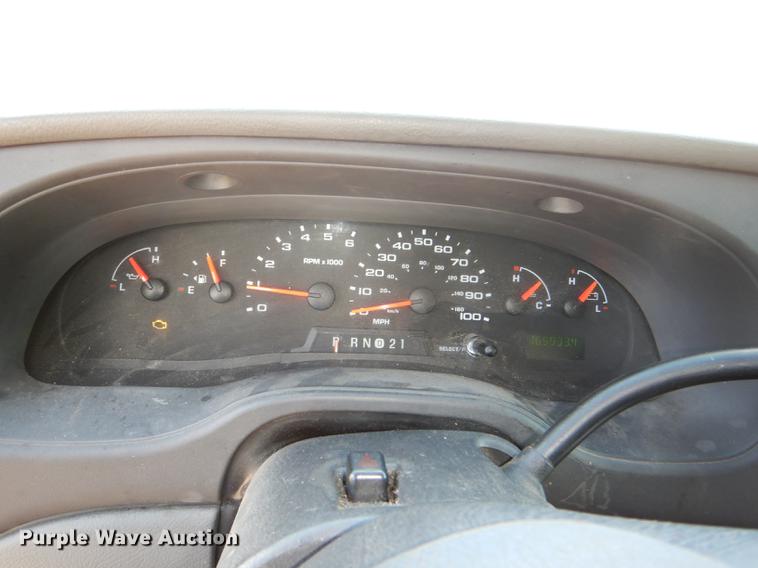 image for item DE0043 2004 Ford E350 Super Duty van