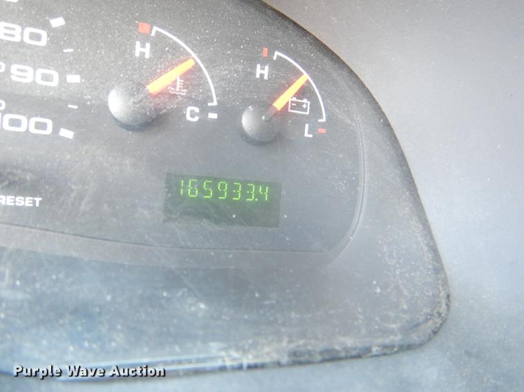 image for item DE0043 2004 Ford E350 Super Duty van