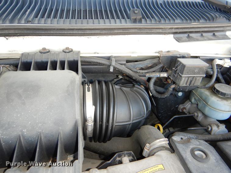 image for item DE0043 2004 Ford E350 Super Duty van