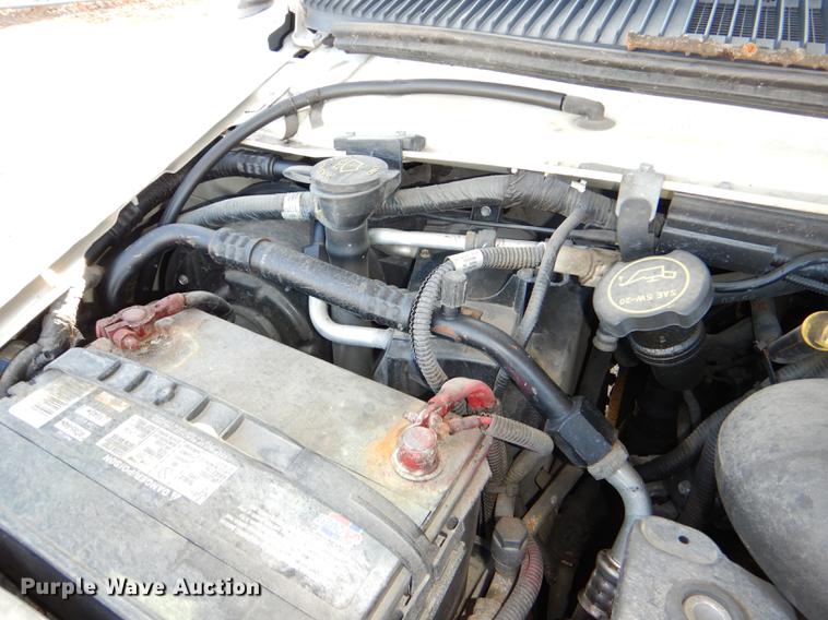 image for item DE0043 2004 Ford E350 Super Duty van