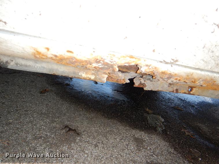 image for item DE0043 2004 Ford E350 Super Duty van