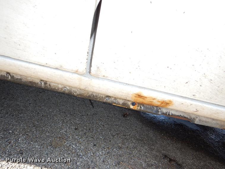 image for item DE0043 2004 Ford E350 Super Duty van