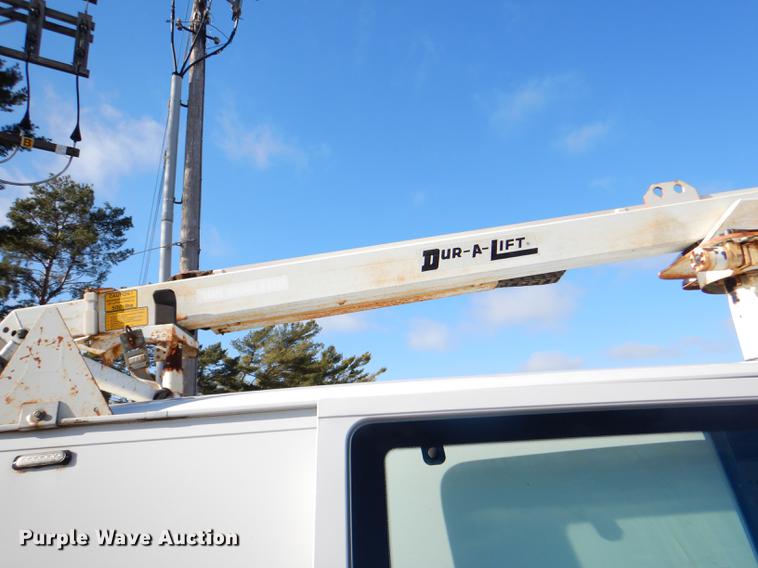 image for item DE0043 2004 Ford E350 Super Duty van