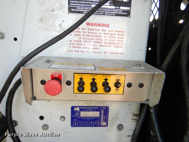 image for item DE0043 2004 Ford E350 Super Duty van