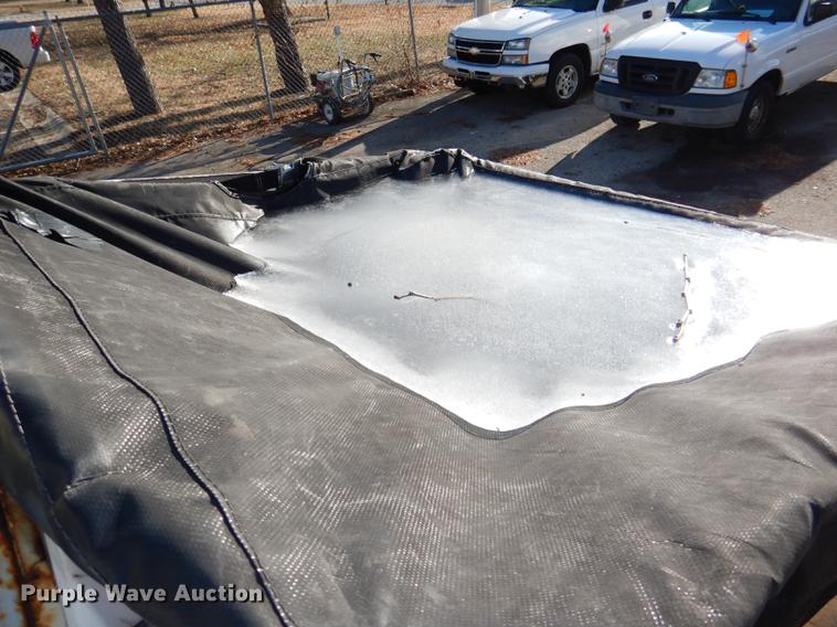 image for item DE0043 2004 Ford E350 Super Duty van