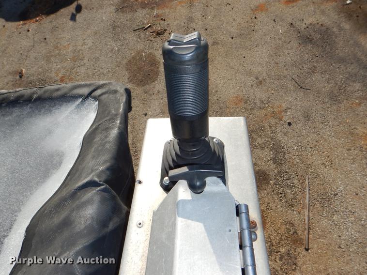 image for item DE0043 2004 Ford E350 Super Duty van