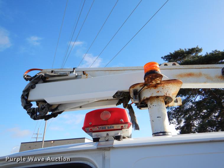 image for item DE0043 2004 Ford E350 Super Duty van