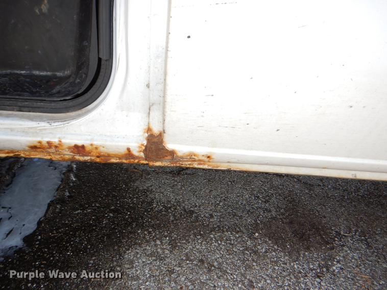 image for item DE0043 2004 Ford E350 Super Duty van