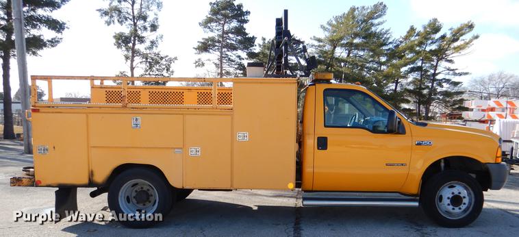 image for item DE0045 1999 Ford F450 Super Duty XL utility truck