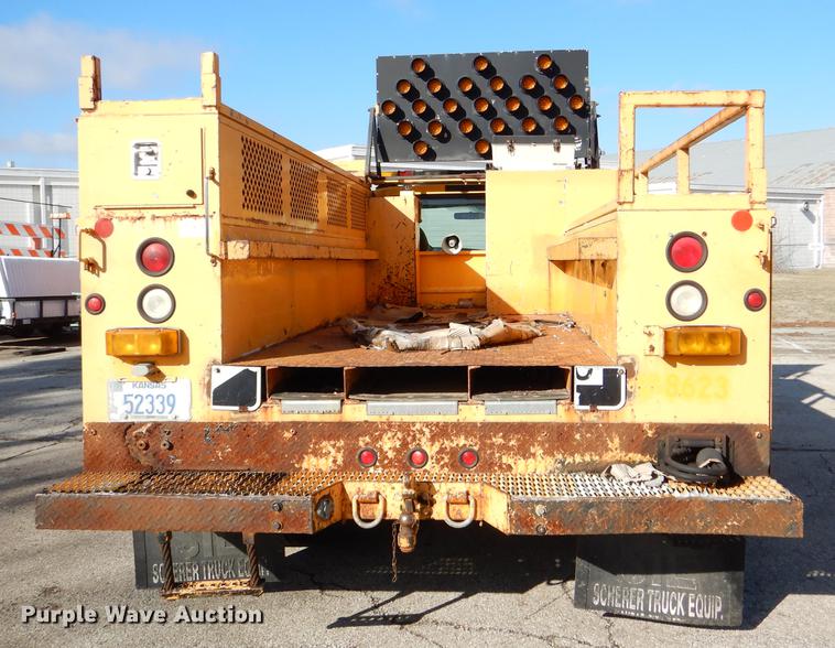 image for item DE0045 1999 Ford F450 Super Duty XL utility truck