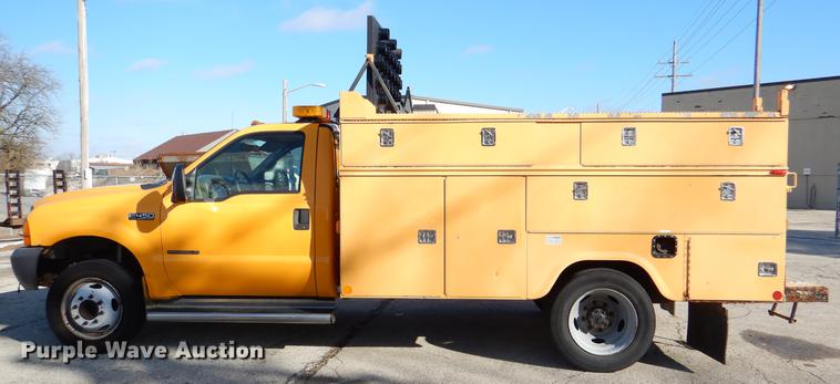 image for item DE0045 1999 Ford F450 Super Duty XL utility truck