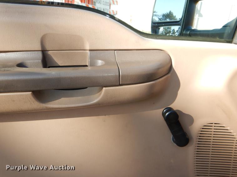 image for item DE0045 1999 Ford F450 Super Duty XL utility truck