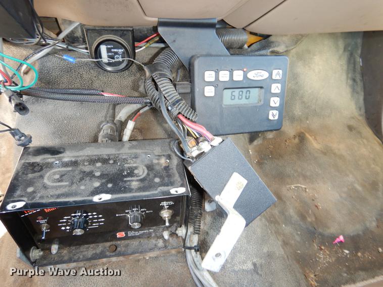 image for item DE0045 1999 Ford F450 Super Duty XL utility truck