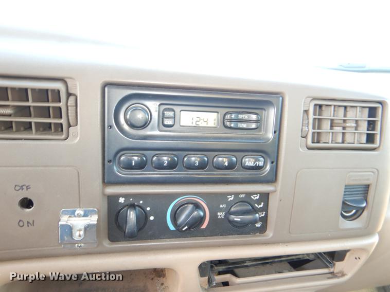 image for item DE0045 1999 Ford F450 Super Duty XL utility truck