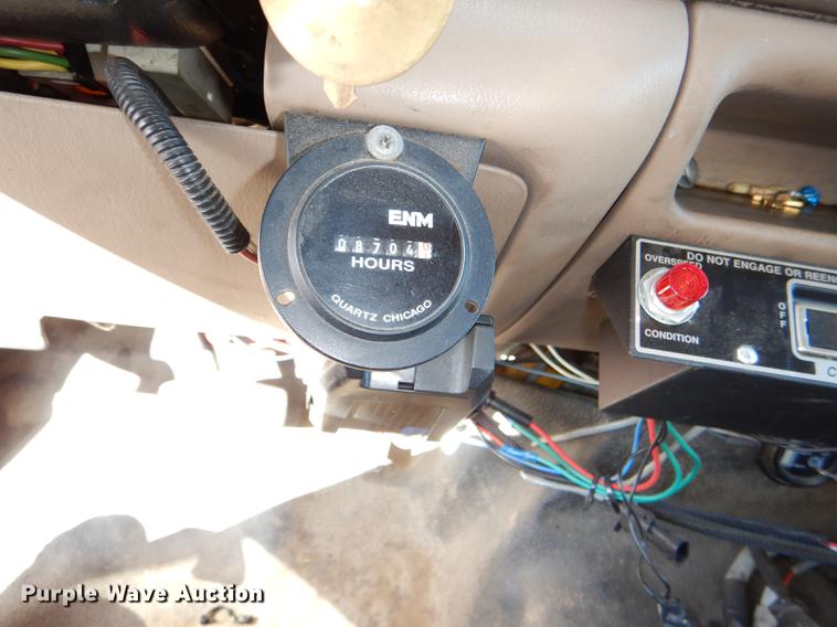 image for item DE0045 1999 Ford F450 Super Duty XL utility truck