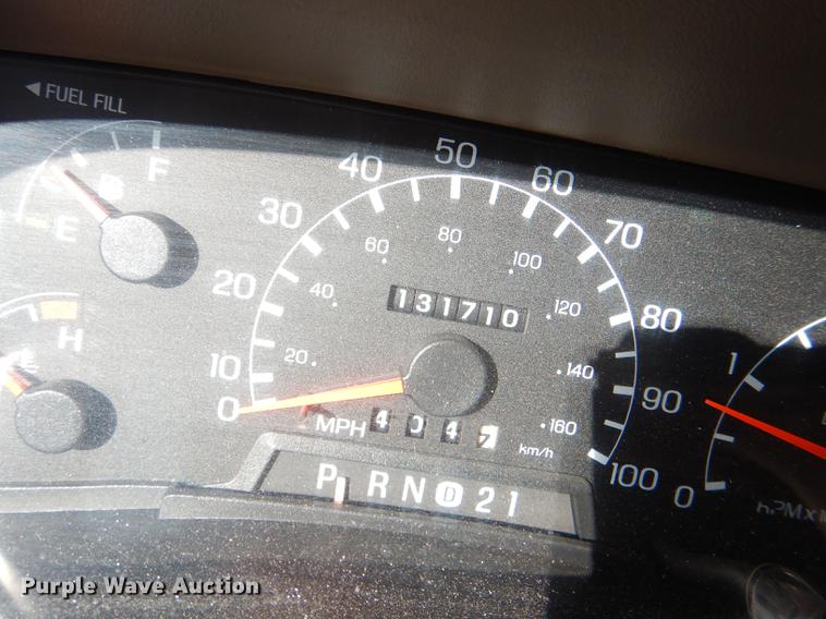 image for item DE0045 1999 Ford F450 Super Duty XL utility truck