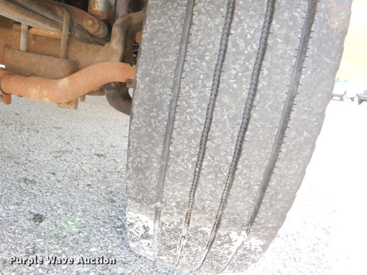 image for item DE0045 1999 Ford F450 Super Duty XL utility truck