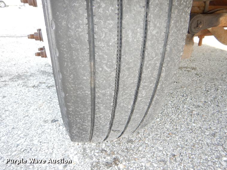 image for item DE0045 1999 Ford F450 Super Duty XL utility truck