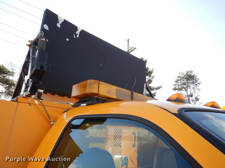 image for item DE0045 1999 Ford F450 Super Duty XL utility truck